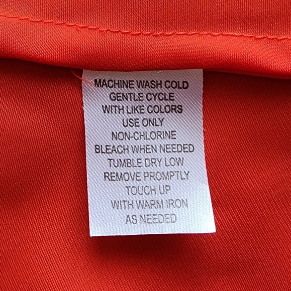 NWOT.  Sunny Leigh Ruffle Pattern Top. - Picture 5 of 5